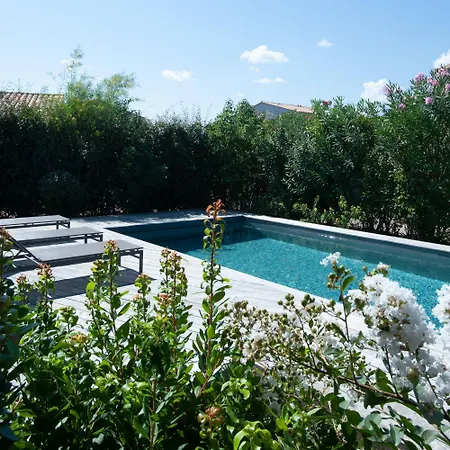 Avec Piscine Chauffee A 5min A Pied De La De St Cyprien *